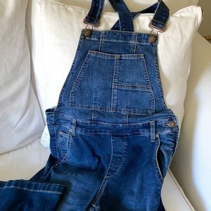 Bibbed overalls